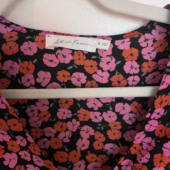 Beautiful floral blouse - Picture 3 of 4